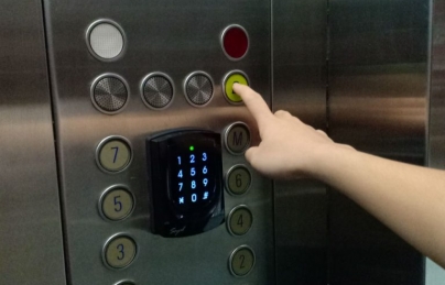 Xử lý khi thang máy bị kẹt Xử lý khi thang máy bị kẹt